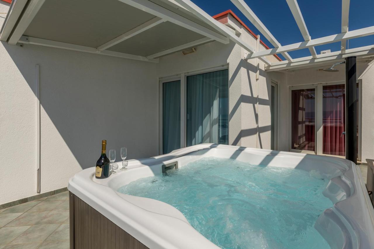 شقة Seaside Penthouse With Hot Tub Sky Living سبليت المظهر الخارجي الصورة