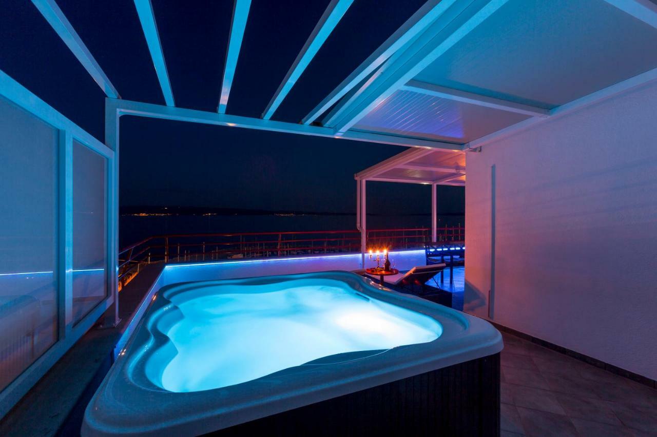 شقة Seaside Penthouse With Hot Tub Sky Living سبليت المظهر الخارجي الصورة