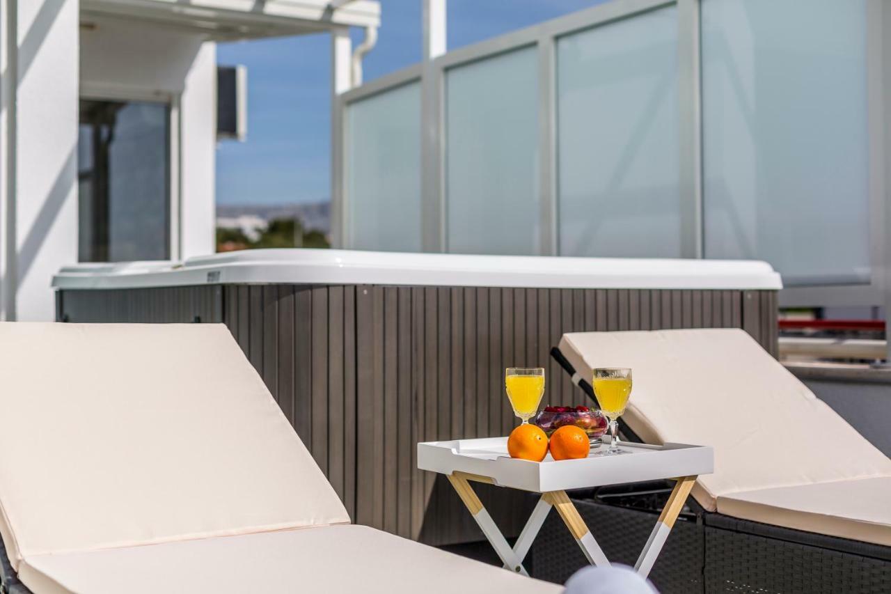 شقة Seaside Penthouse With Hot Tub Sky Living سبليت المظهر الخارجي الصورة